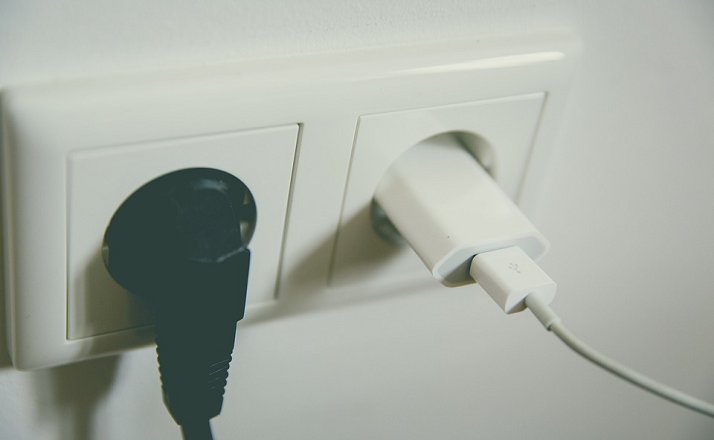 La Commissione definisce azioni per accelerare lo sviluppo delle reti elettriche